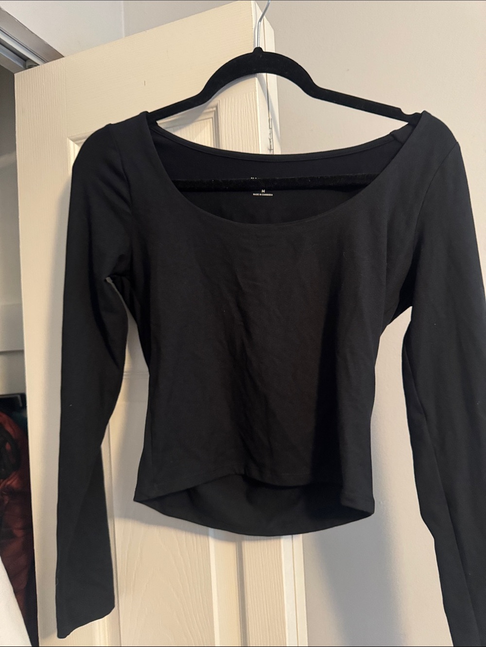 Hollister Black Long-Sleeve Scoop Neck Women's Top Size Medium